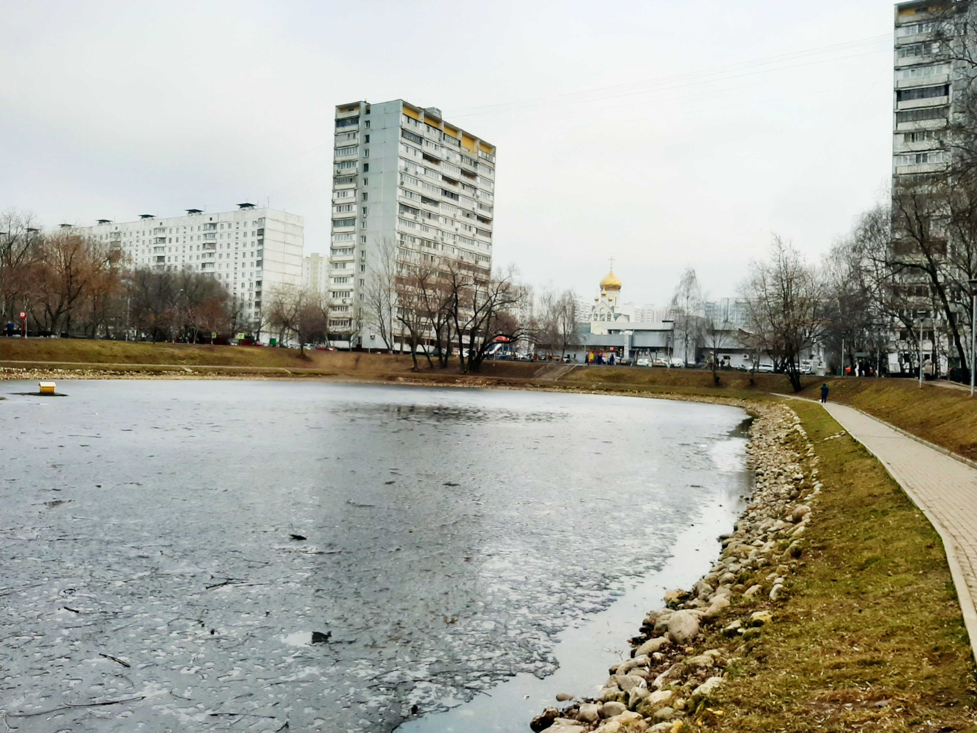 г. Москва, пр-кт. Мичуринский, д. 54, к. 1-придомовая территория