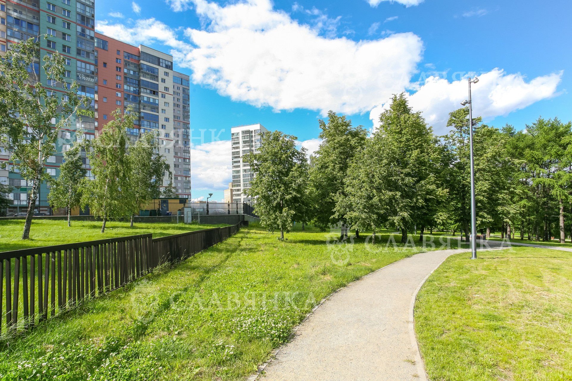 г. Москва, ул. Мичуринский проспект.Олимпийская деревня, д. 1, к. 2-придомовая территория