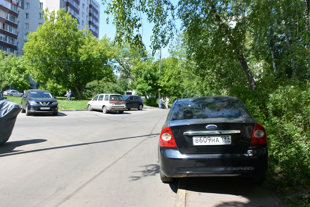 г. Москва, ул. Молостовых, д. 16, к. 1-придомовая территория