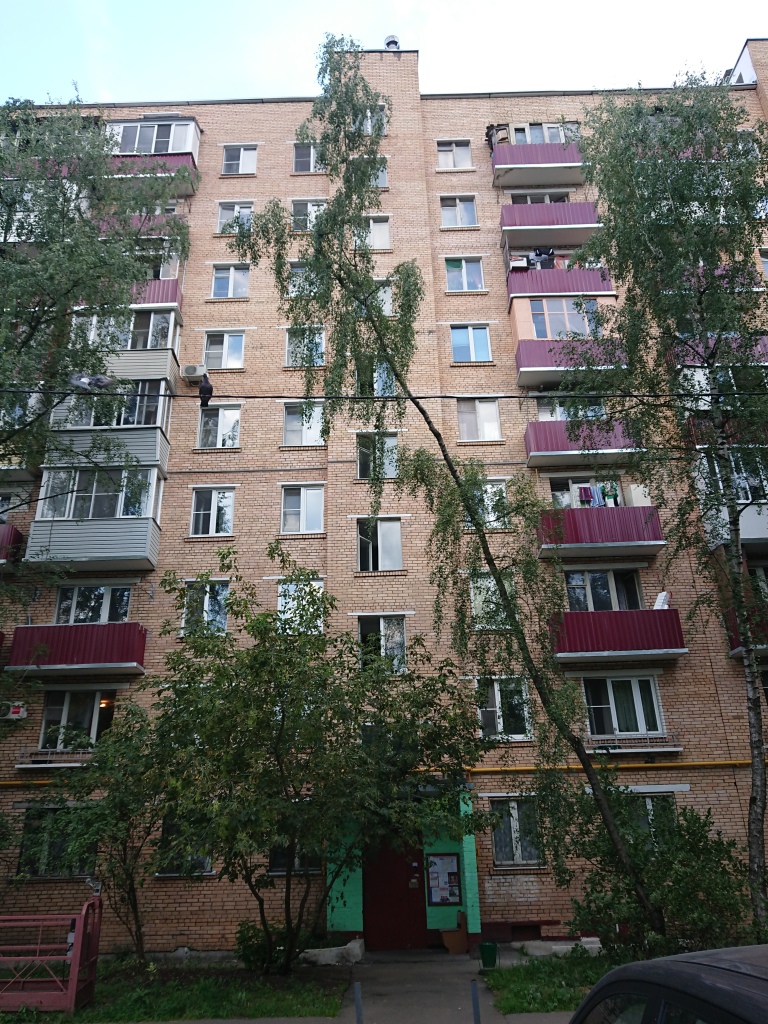 г. Москва, ул. Молостовых, д. 17, к. 1-фасад здания