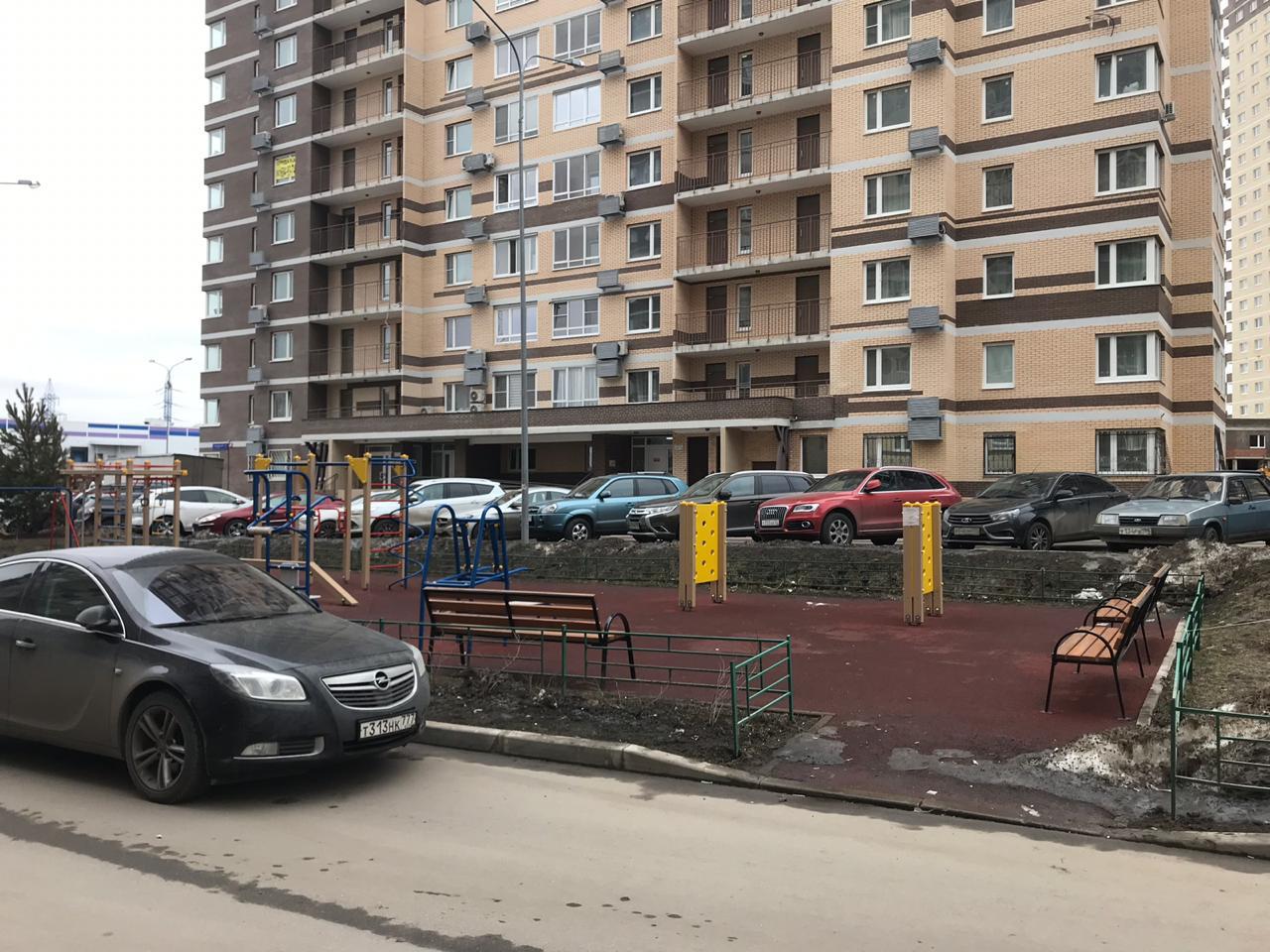 г. Москва, п. Московский, д. Говорово, ул. Татьянин Парк, д. 17, к. 2-придомовая территория