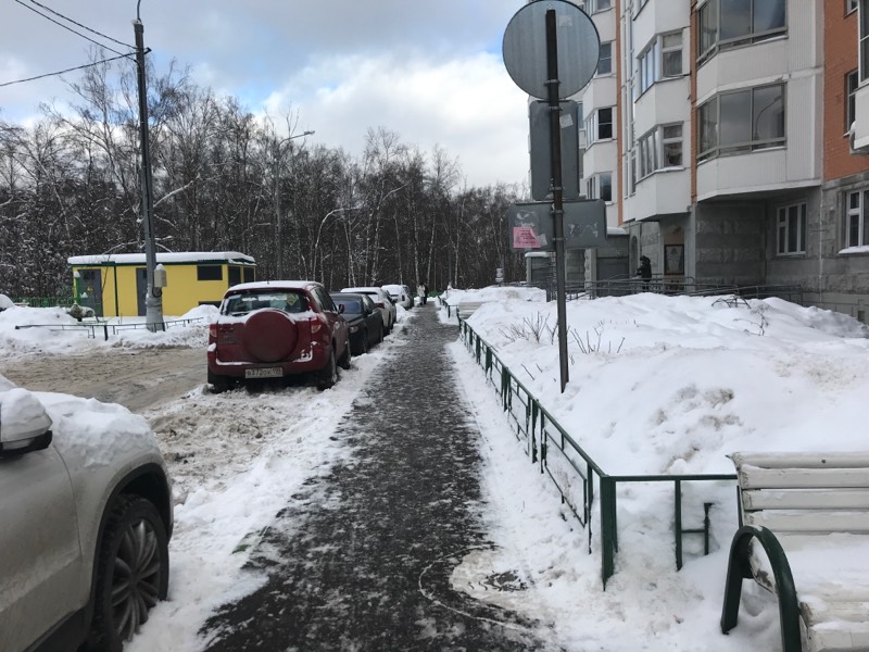 г. Москва, п. Московский, г. Московский, ул. Георгиевская, д. 3-придомовая территория