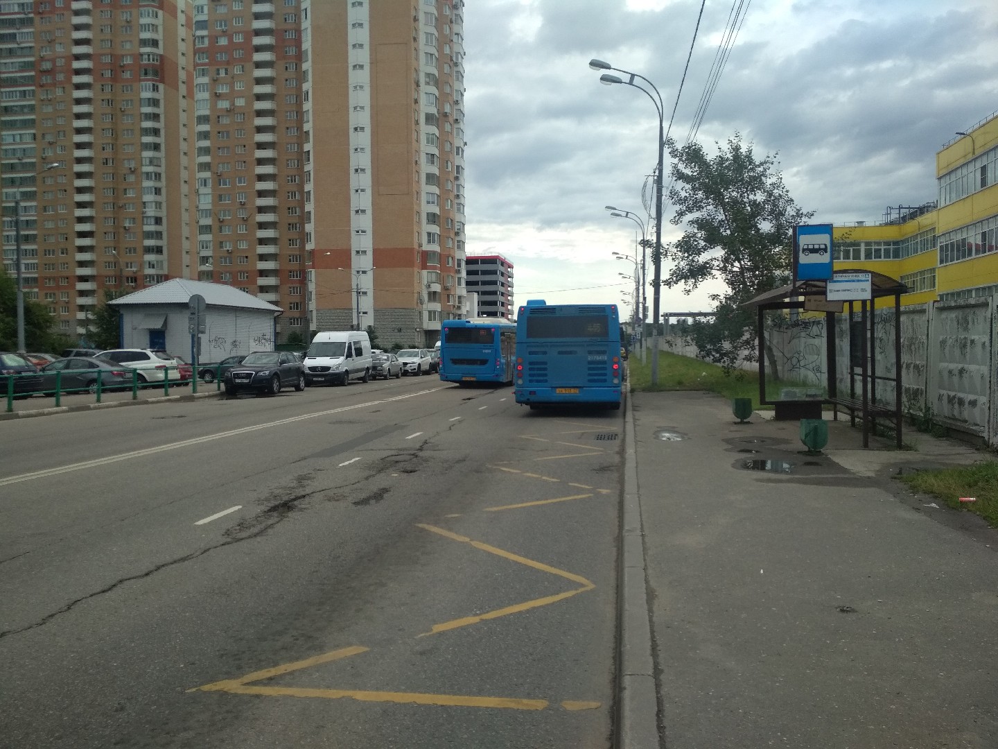 г. Москва, п. Московский, г. Московский, ул. Солнечная, д. 15-придомовая территория