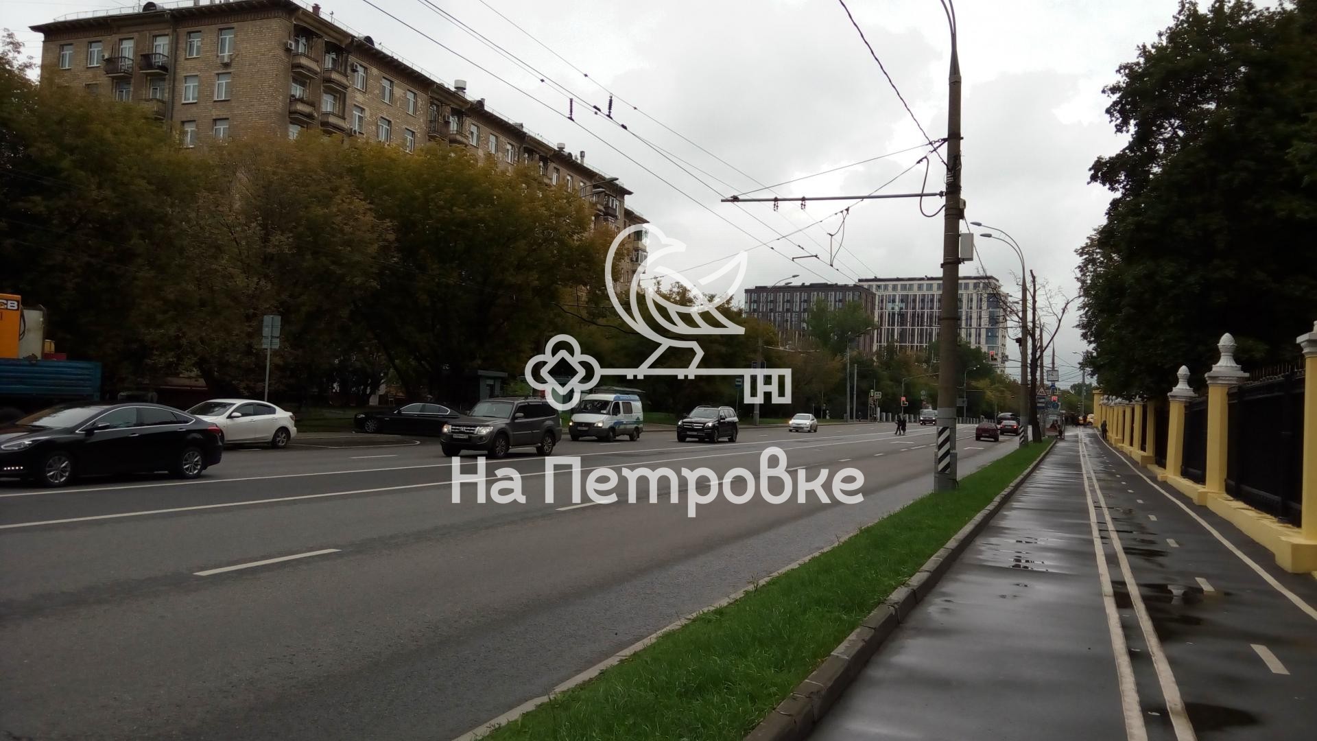 г. Москва, ул. Мосфильмовская, д. 2В-придомовая территория