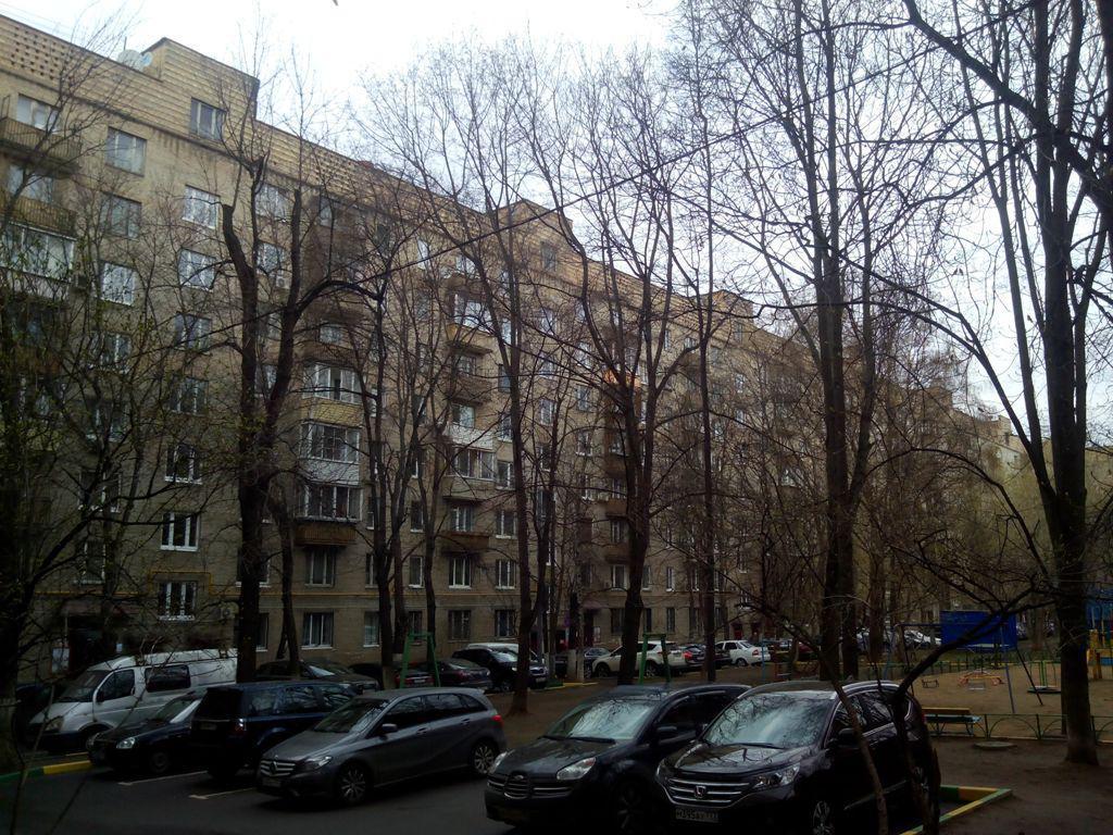 г. Москва, ул. Мосфильмовская, д. 17/25-фасад здания