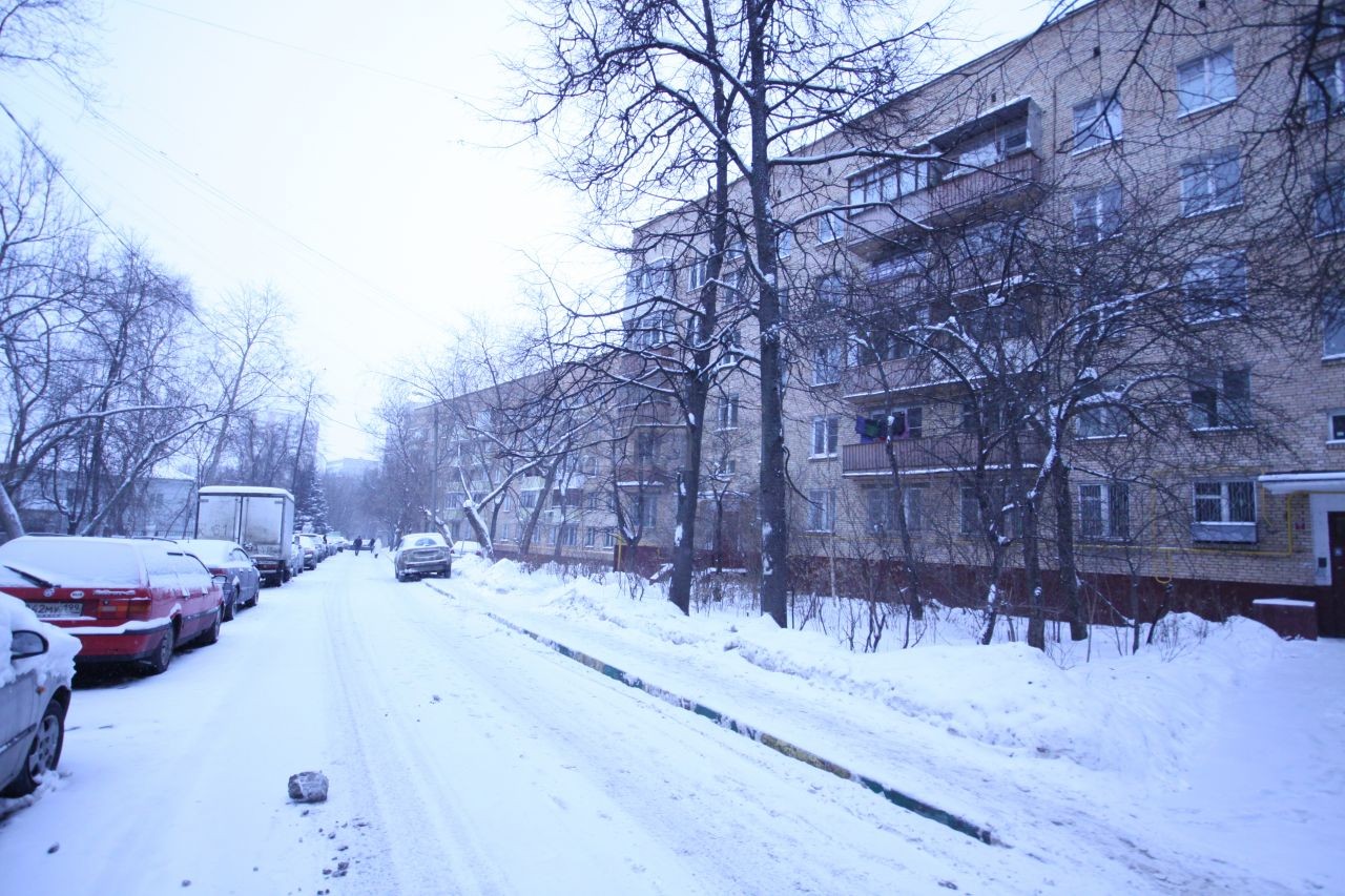 г. Москва, ул. Мосфильмовская, д. 20, к. 2-придомовая территория