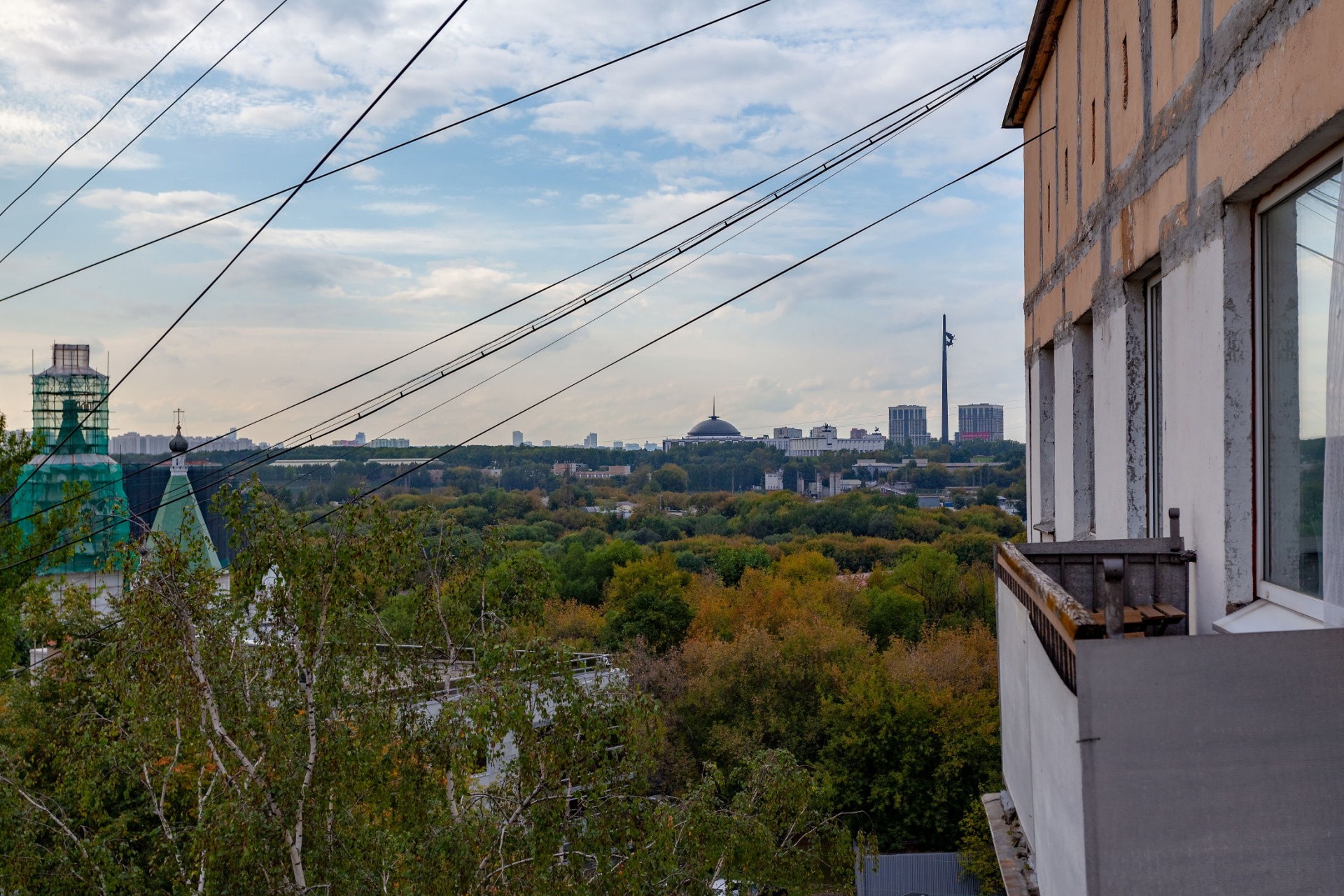 г. Москва, ул. Мосфильмовская, д. 24-придомовая территория