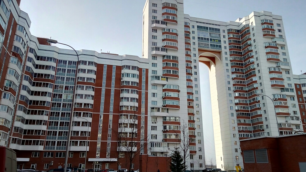 г. Москва, ул. Мосфильмовская, д. 53-фасад здания