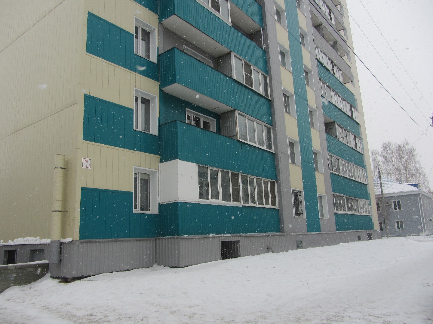 край. Алтайский, г. Барнаул, ул. Западная 5-я, д. 77-фасад здания