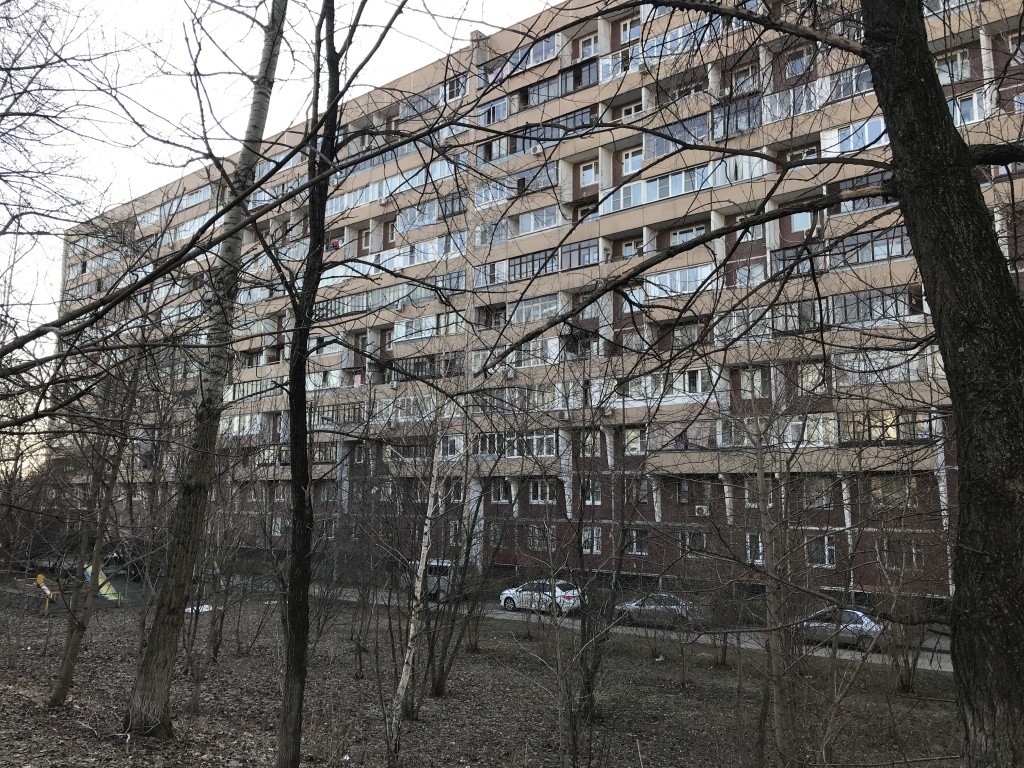 г. Москва, ул. Набережная Б., д. 1-фасад здания