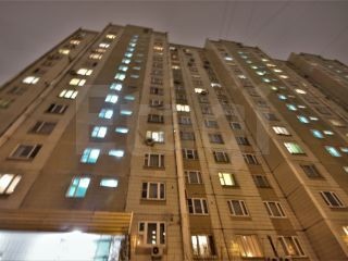 г. Москва, ул. Набережная М., д. 17/22-фасад здания