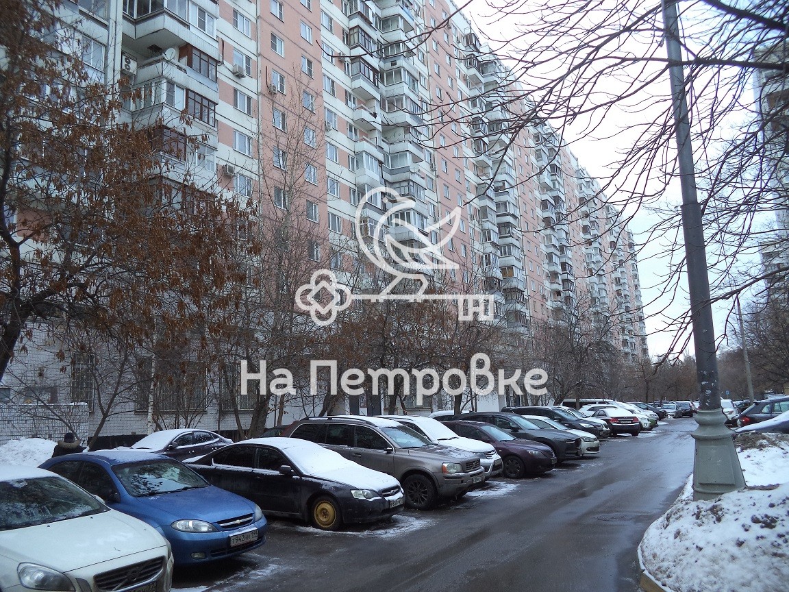 г. Москва, ул. Народного Ополчения, д. 28, к. 1-придомовая территория