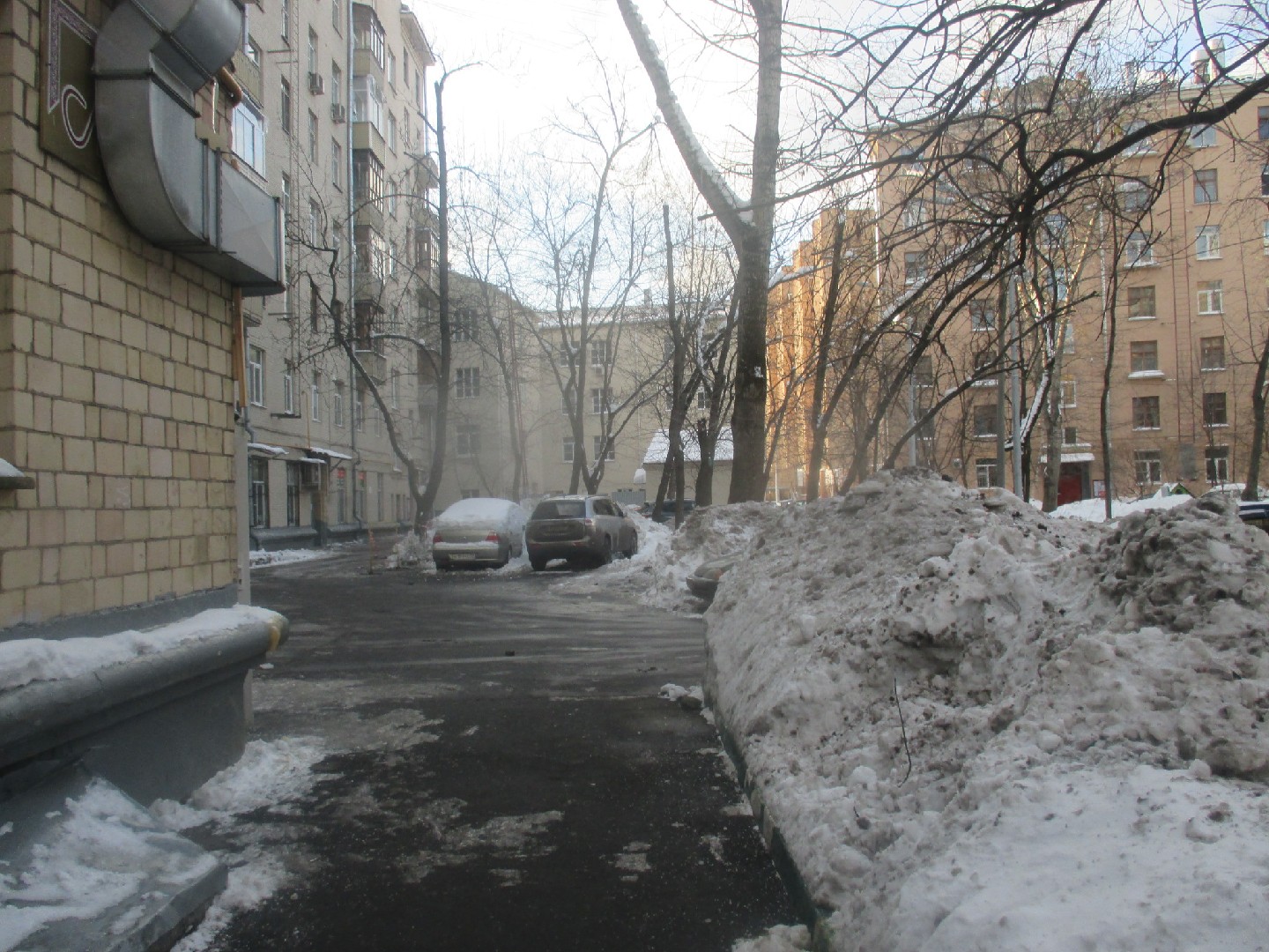 г. Москва, ул. Нижегородская, д. 1А-придомовая территория