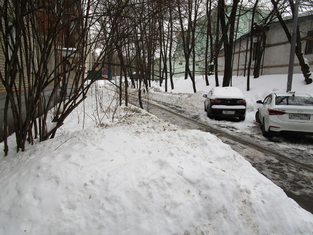 г. Москва, ул. Нижняя, д. 11-придомовая территория