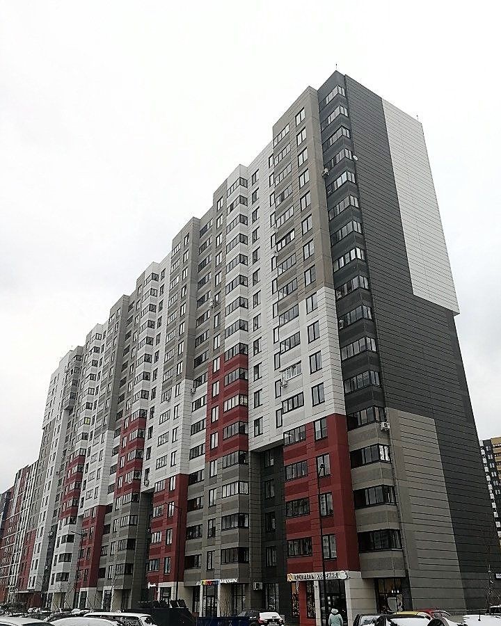 г. Москва, ул. Нововатутинская-6-я (п Десеновское), д. 3, к. 2-фасад здания