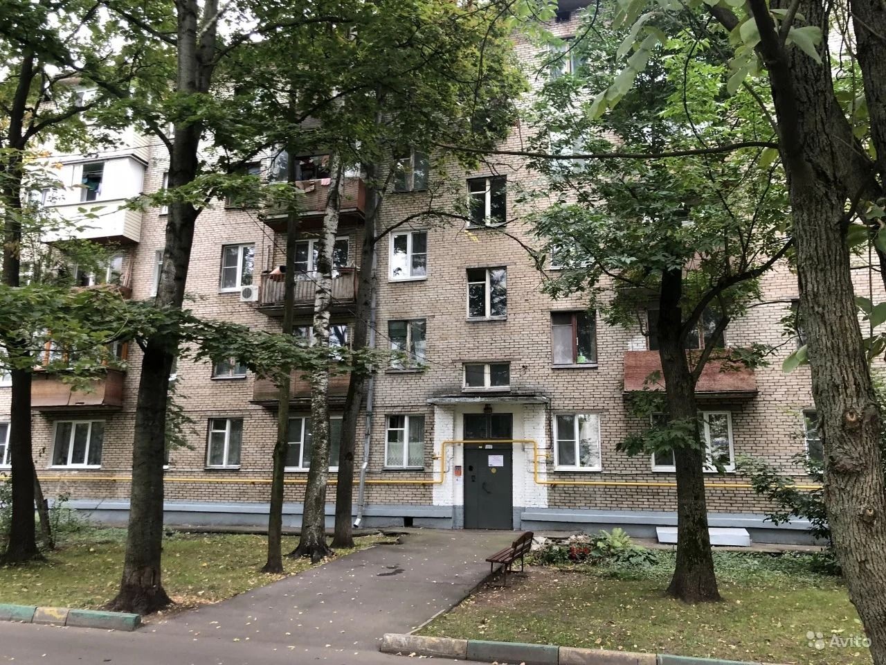 г. Москва, ул. Новогиреевская, д. 4, к. 2-фасад здания