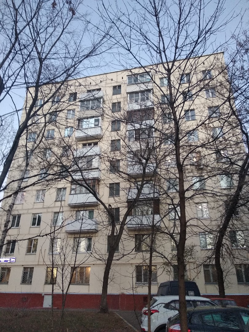 г. Москва, ул. Новогиреевская, д. 19/2-фасад здания