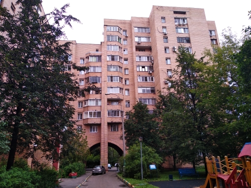 г. Москва, ул. Новогиреевская, д. 54-фасад здания