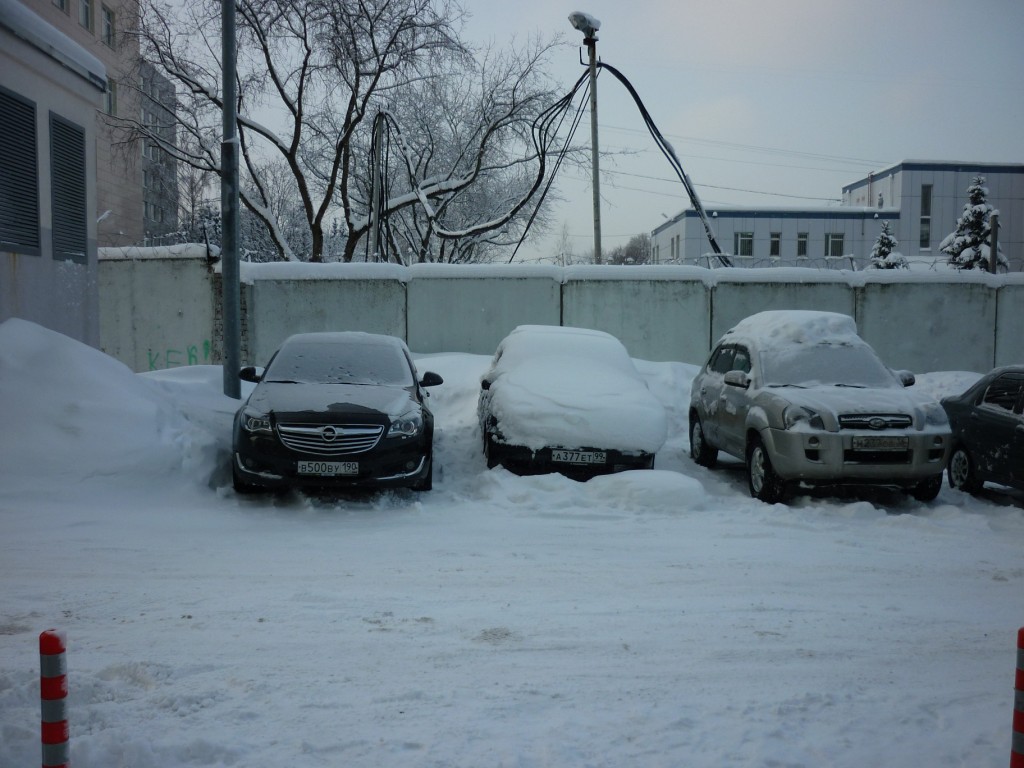 г. Москва, ул. Осташковская, д. 9, к. 5-придомовая территория