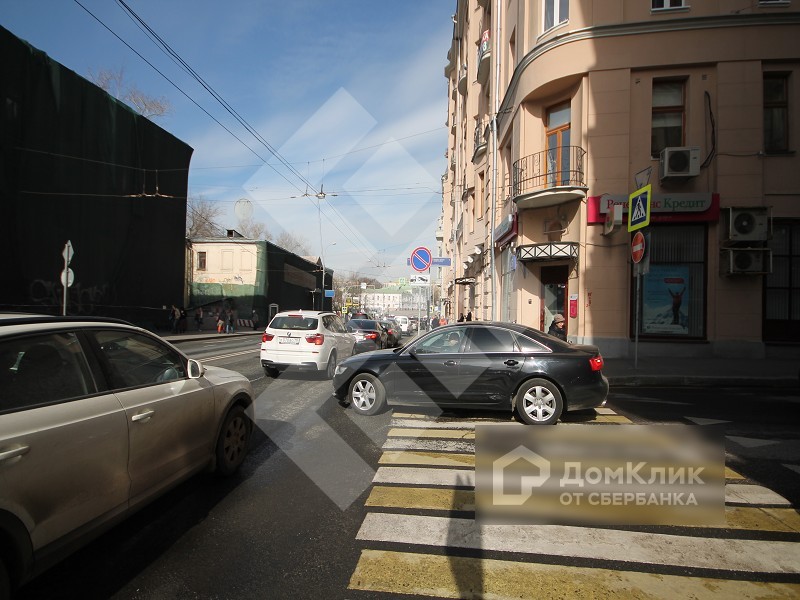 г. Москва, ул. Остоженка, д. 5-придомовая территория