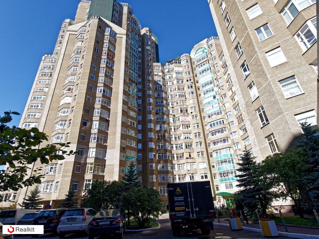 г. Москва, ул. Островитянова, д. 4-фасад здания