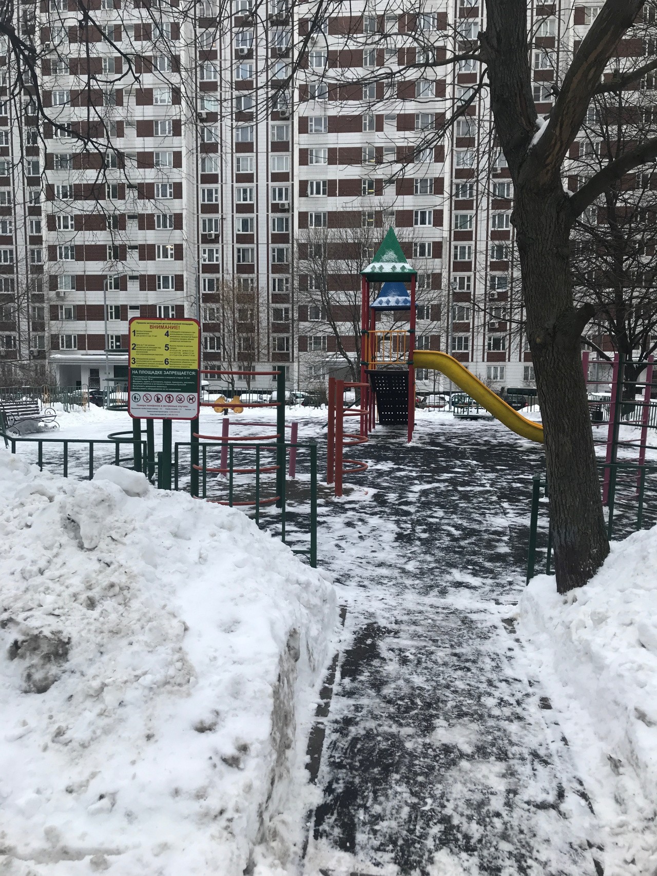 г. Москва, ул. Островитянова, д. 34, к. 2-придомовая территория