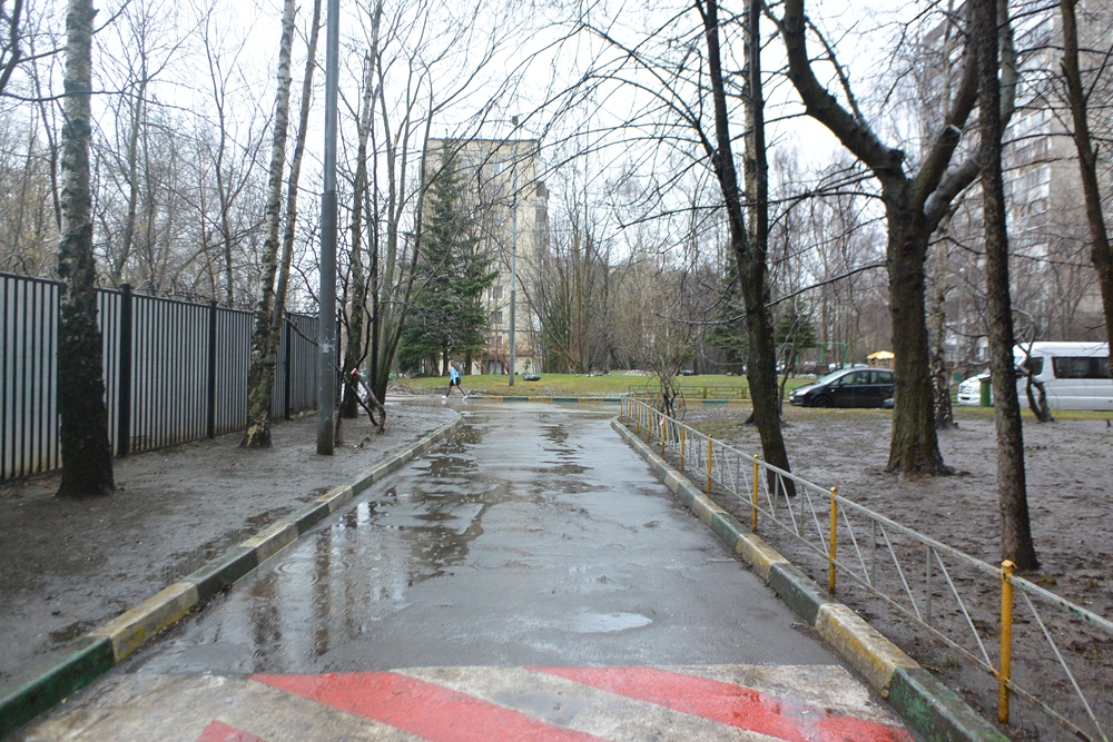 г. Москва, ул. Островитянова, д. 41, к. 2-придомовая территория