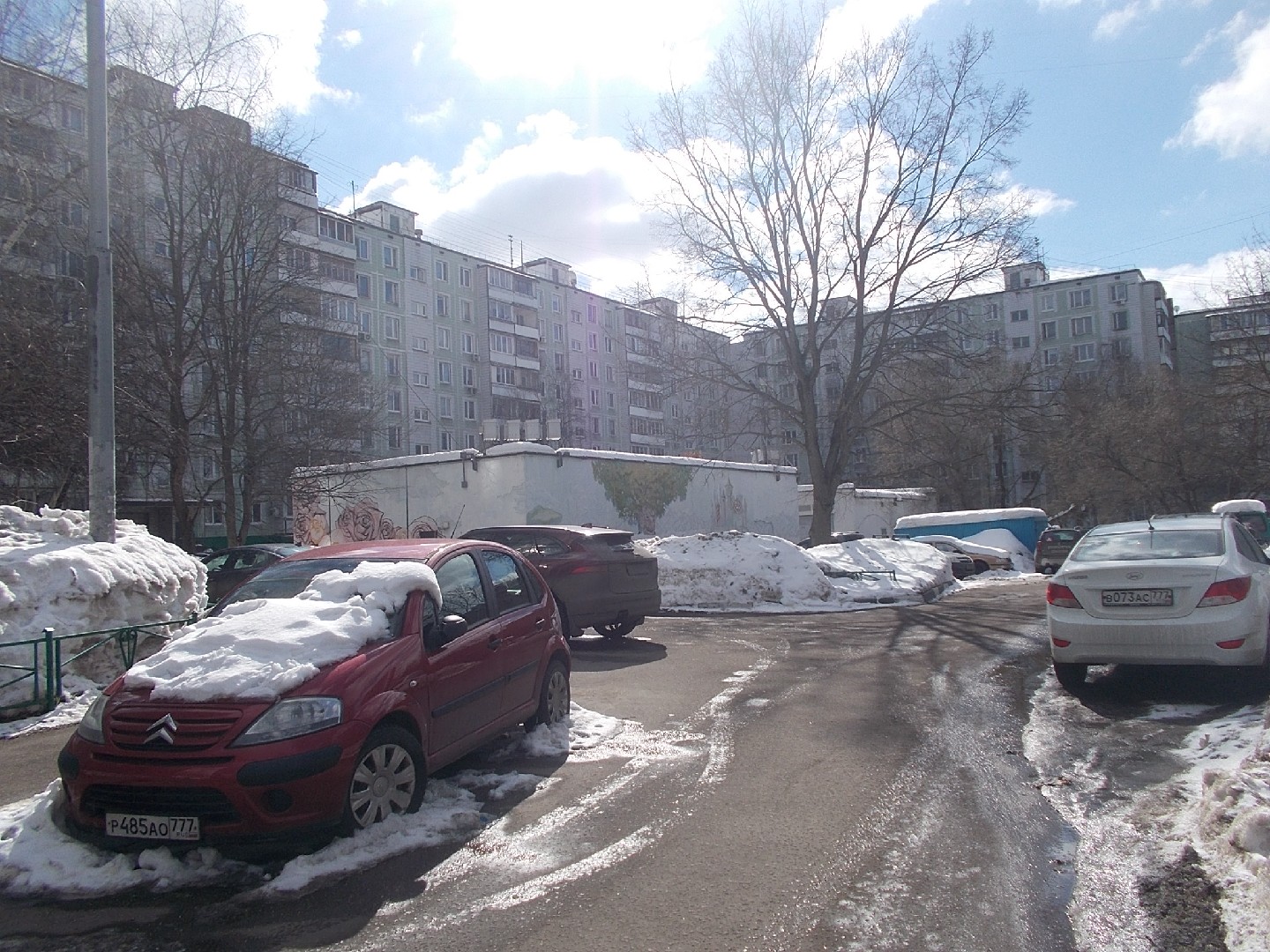 г. Москва, ул. Паустовского, д. 4-придомовая территория