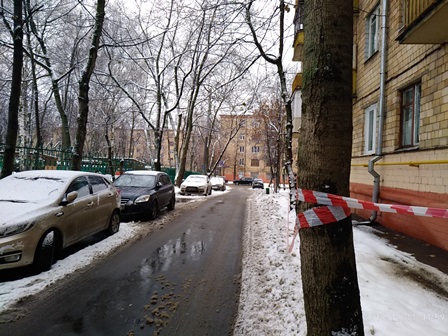 г. Москва, ул. Первомайская Верхн., д. 21-придомовая территория