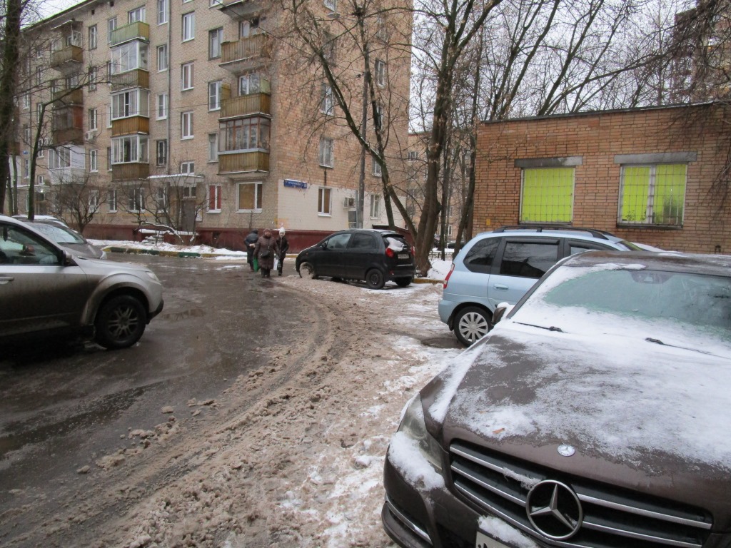 г. Москва, ул. Первомайская Нижн., д. 42-придомовая территория