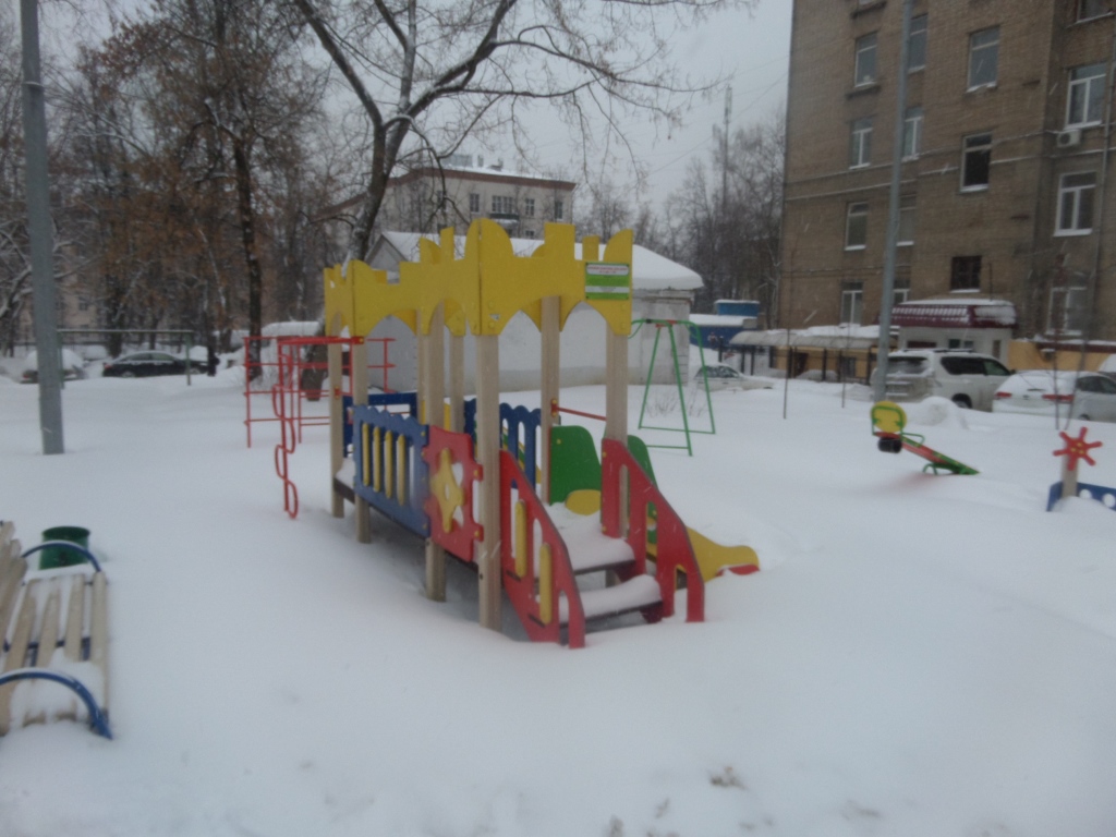 г. Москва, ул. Первомайская Нижн., д. 60-придомовая территория