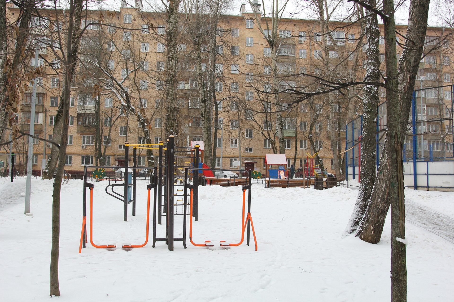 г. Москва, пер. Песчаный М., д. 2-придомовая территория