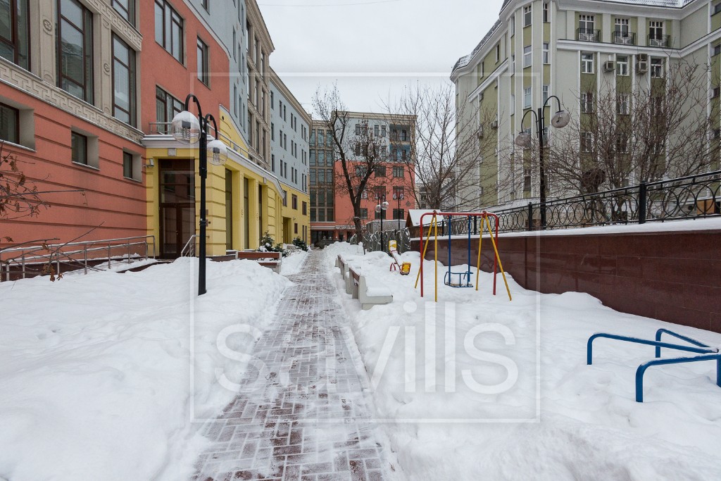 г. Москва, б-р. Петровский, д. 21-придомовая территория