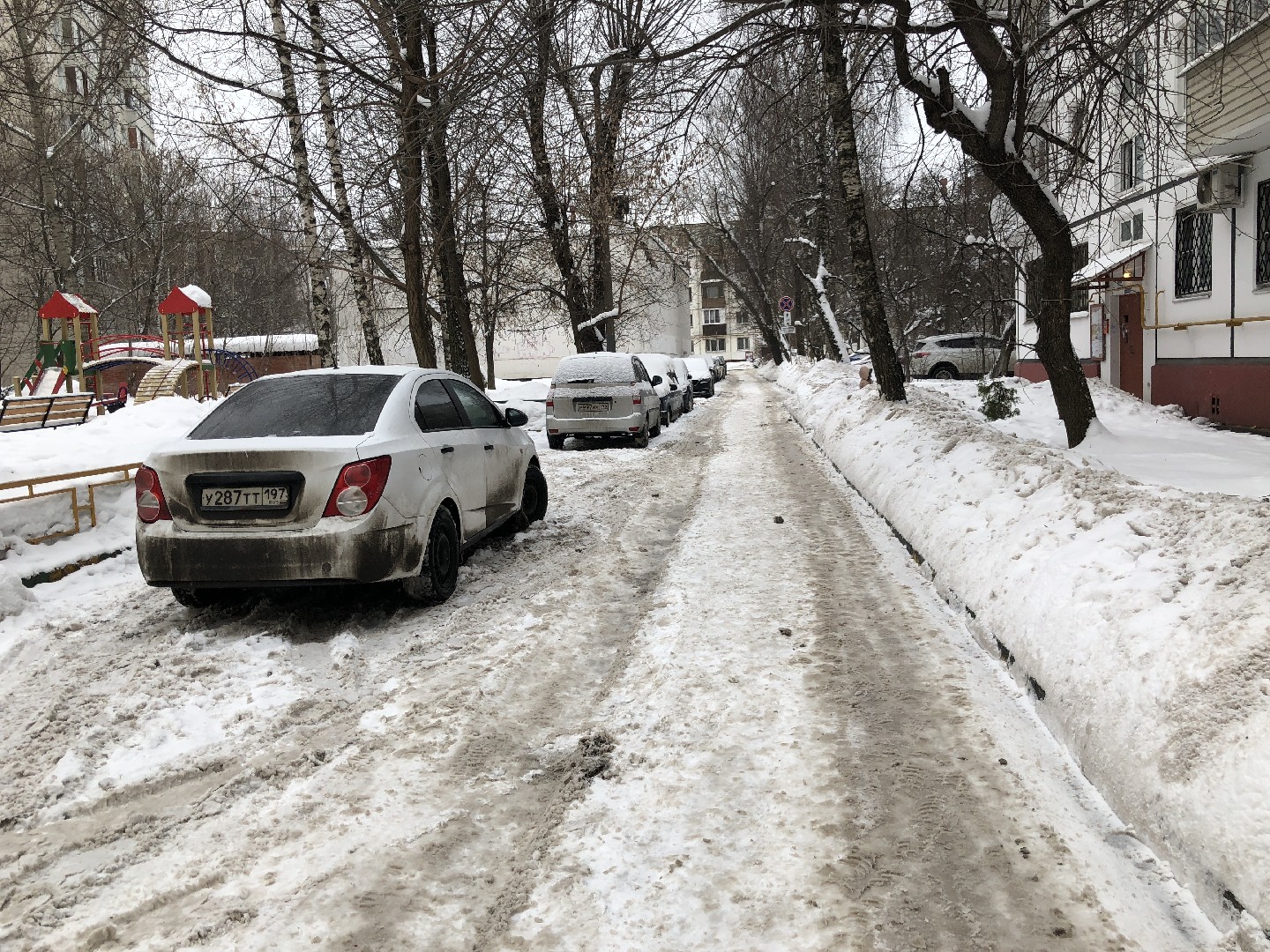 г. Москва, ул. Плеханова, д. 14, к. 2-придомовая территория