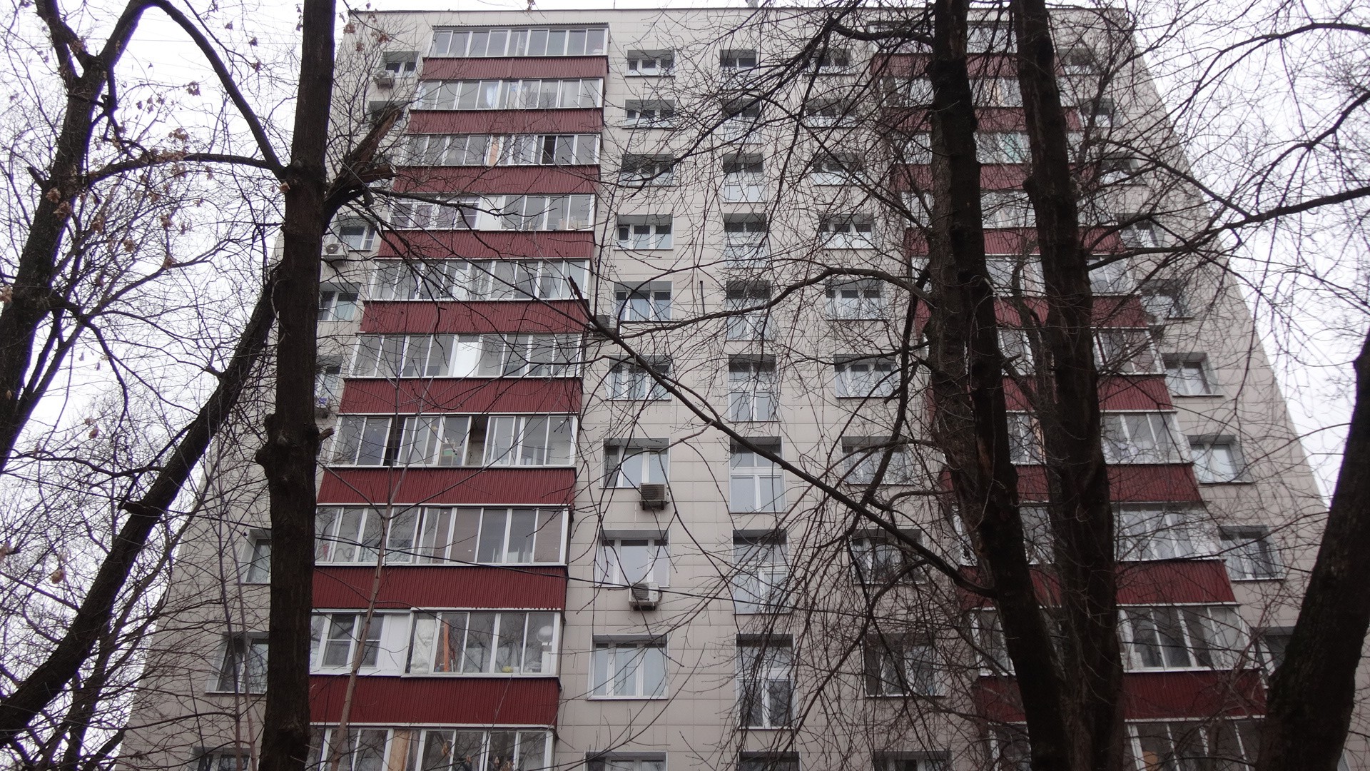 г. Москва, ул. Плеханова, д. 35-фасад здания