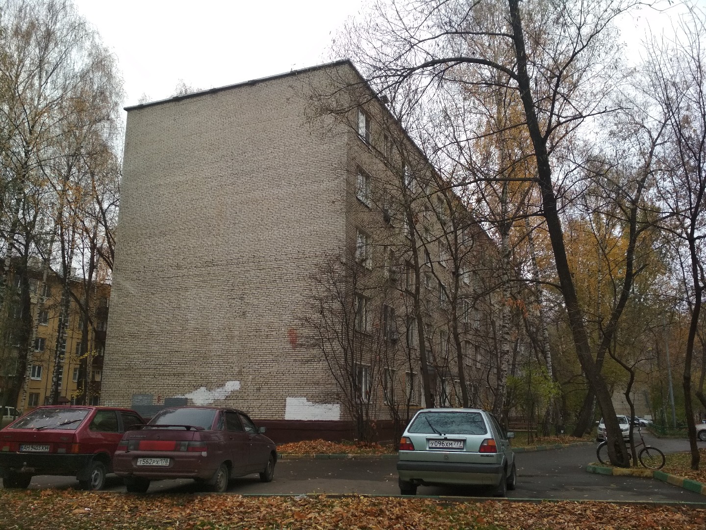 г. Москва, ул. Плющева, д. 10, к. 2-фасад здания