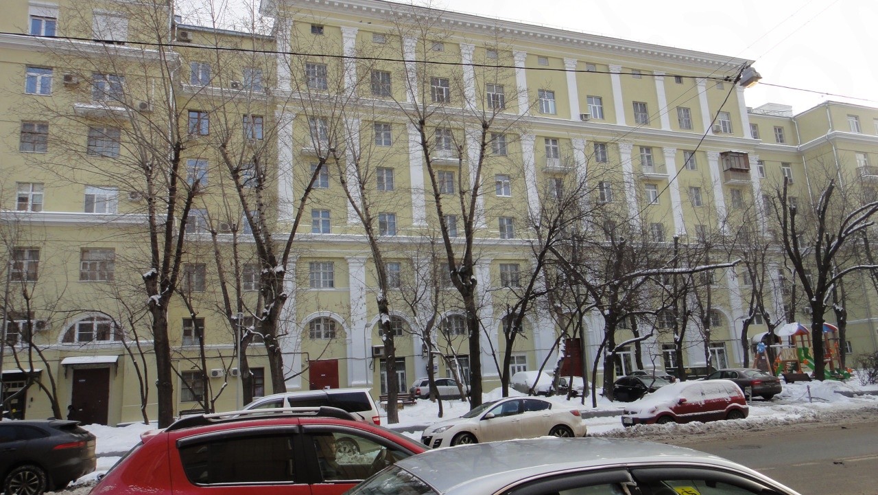 г. Москва, ул. Плющиха, д. 13-фасад здания