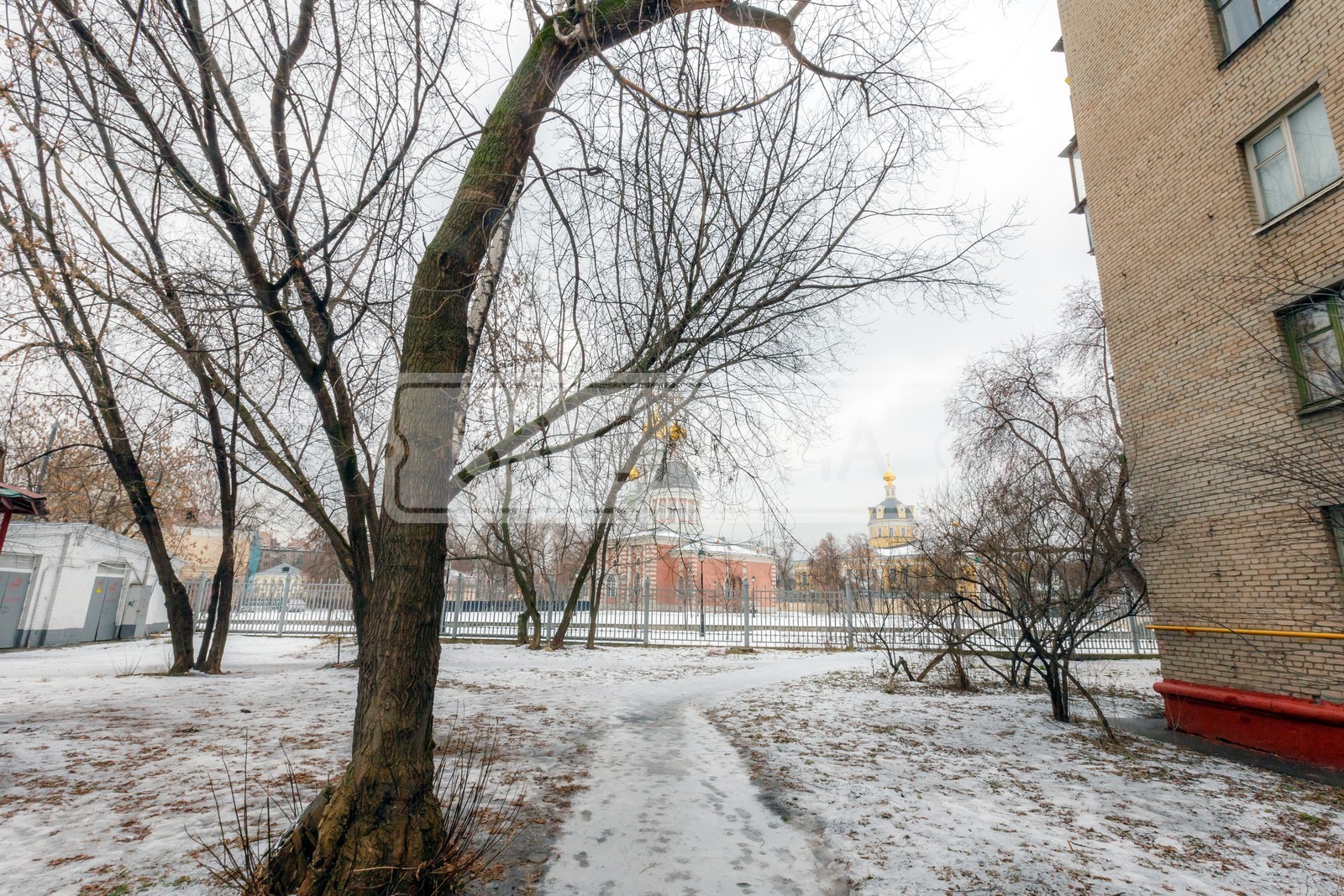 г. Москва, ул. Подъемная, д. 7-придомовая территория