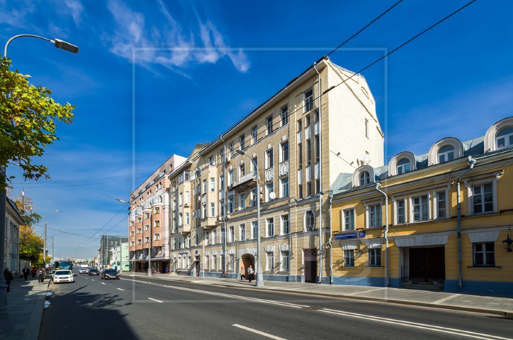 г. Москва, ул. Полянка Б., д. 19-фасад здания