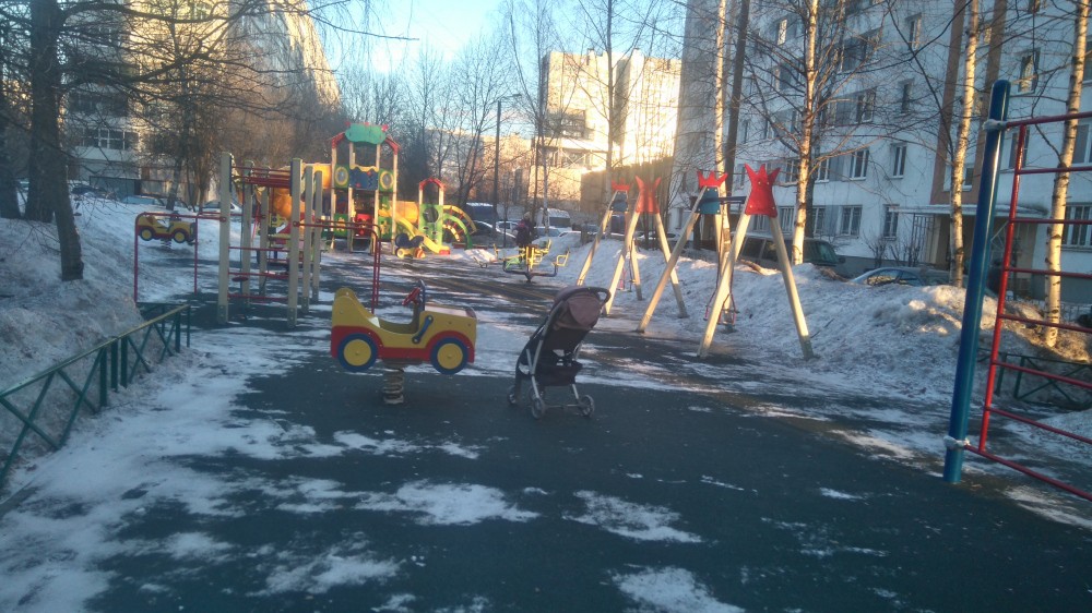 г. Москва, ул. Пришвина, д. 3-придомовая территория