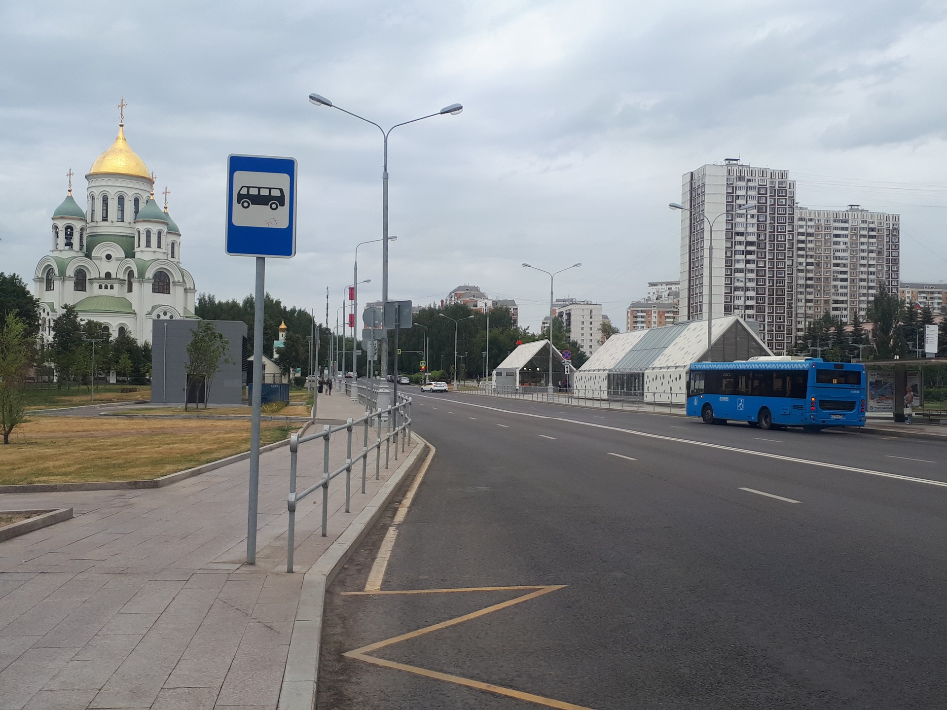 г. Москва, ул. Производственная, д. 2-придомовая территория