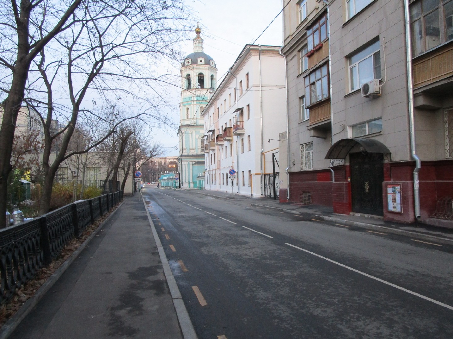 г. Москва, ул. Садовническая, д. 25-придомовая территория