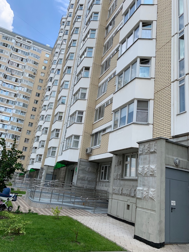 г. Москва, ул. Самуила Маршака (п Внуковское), д. 1-фасад здания