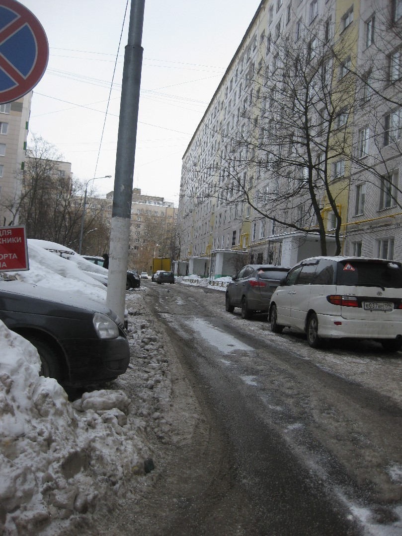 г. Москва, проезд. Саперный, д. 15-придомовая территория