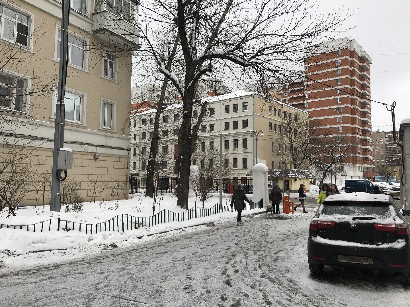 г. Москва, ул. Серпуховская Б., д. 31, к. 1-придомовая территория