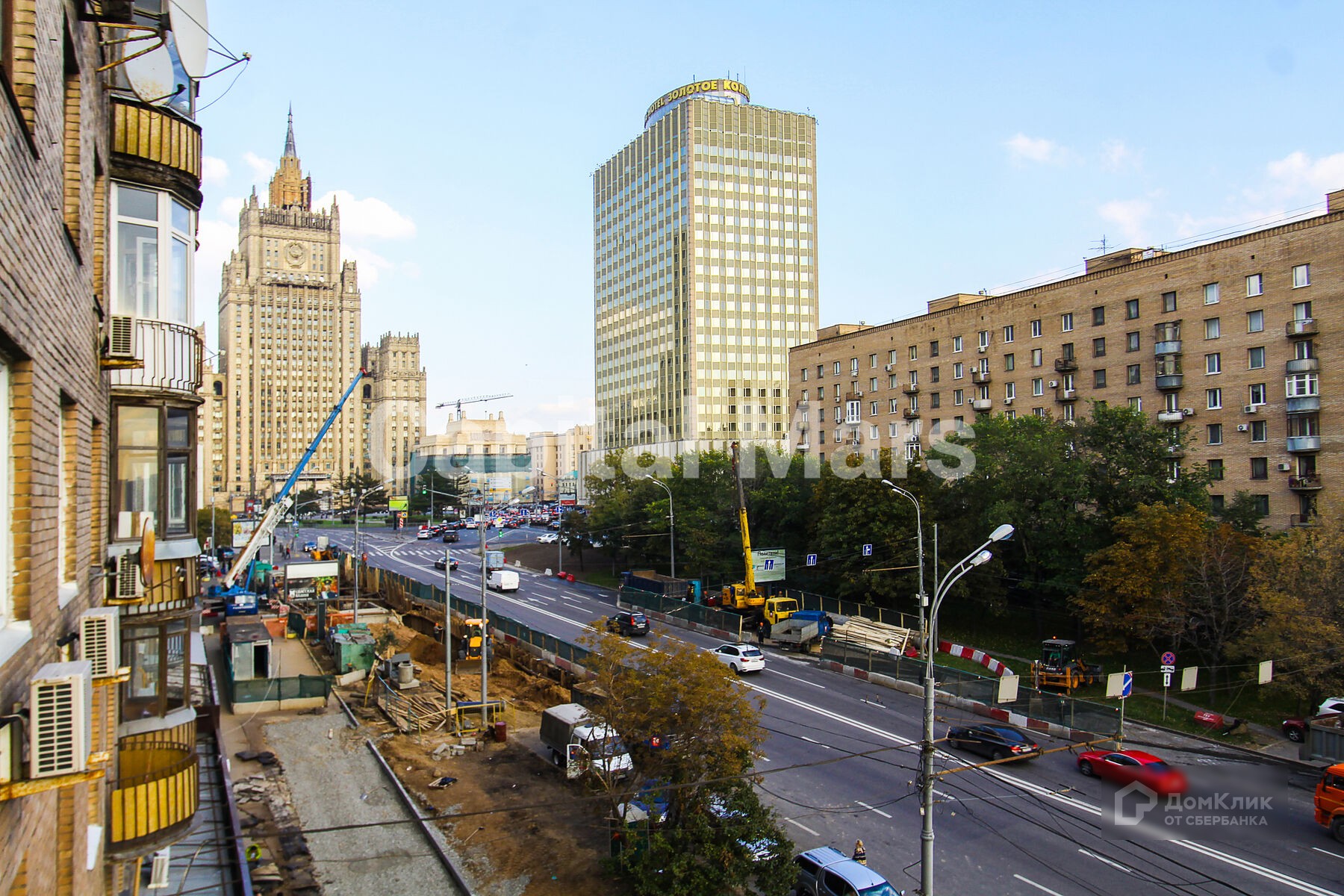 г. Москва, ул. Смоленская, д. 10-придомовая территория