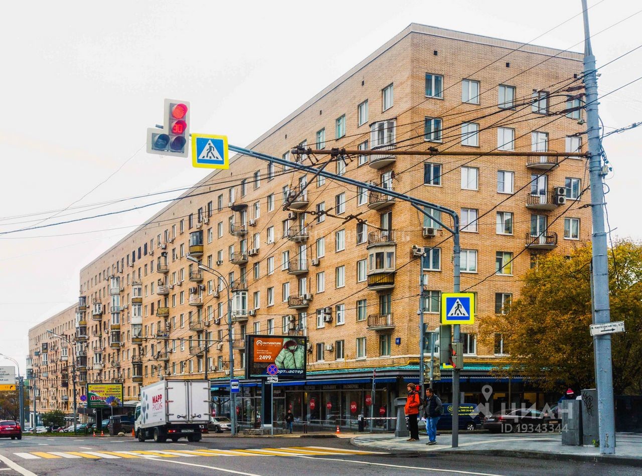 г. Москва, ул. Смоленская, д. 10-фасад здания