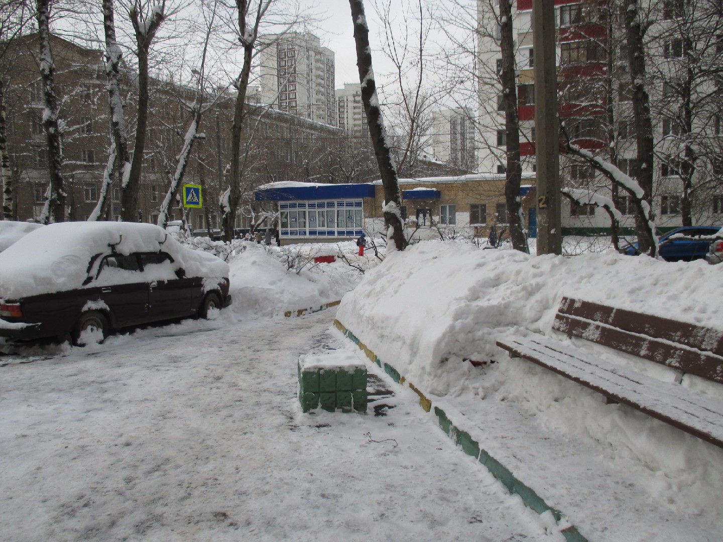 г. Москва, ул. Солнечногорская, д. 14, к. 1-придомовая территория