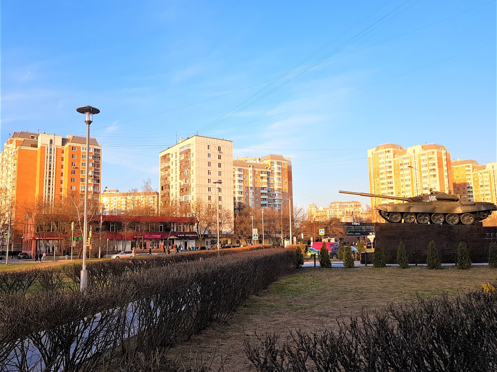 г. Москва, пр-кт. Солнцевский, д. 1-придомовая территория