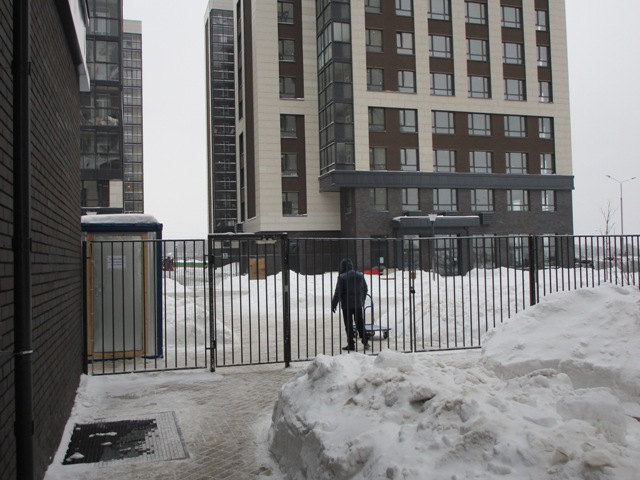 г. Москва, п. Сосенское, д. Николо-Хованское, ул. Сервантеса, д. 3, к. 2-придомовая территория